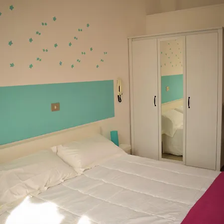 卡纳尔克酒店 维亚雷焦