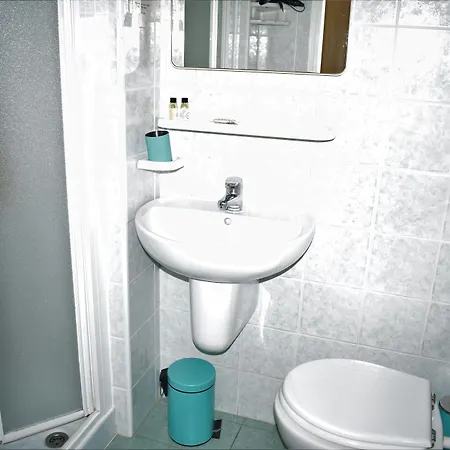 卡纳尔克酒店 酒店 维亚雷焦