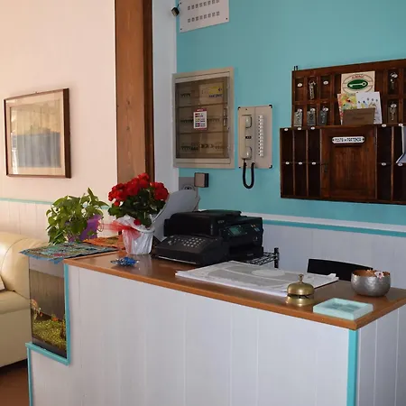 卡纳尔克酒店 *